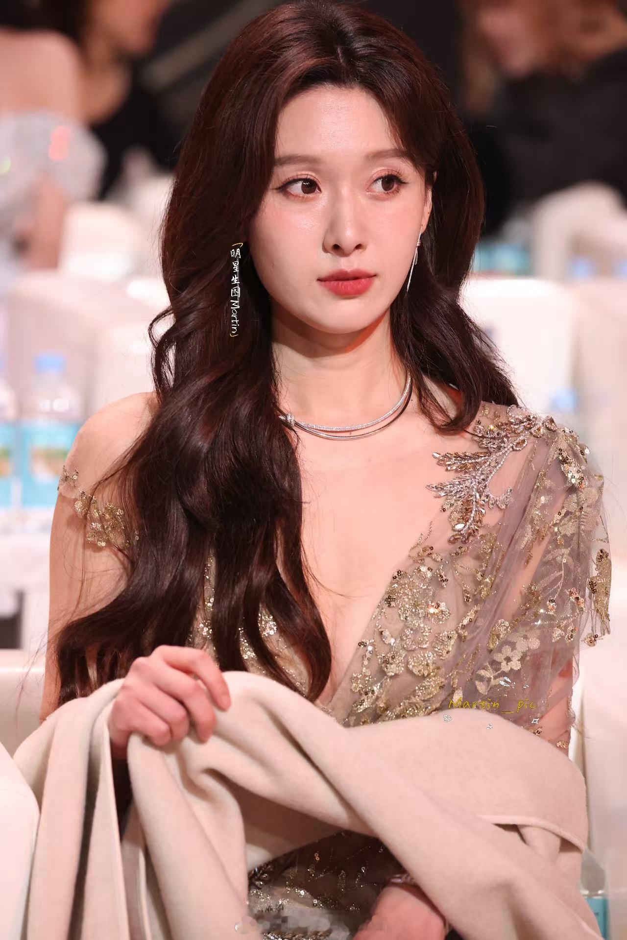 王子璇国剧盛典红毯王子璇 王子璇 251216内场坐席生图掉落~姐姐好美