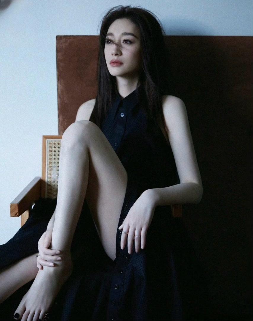 冷白皮李小冉 ，真的太养眼了[赞]