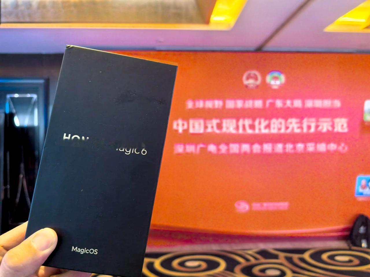 这几年，AI这个词相信大家都不陌生，为了让用户可以享受到人机交互的新体验，荣耀也