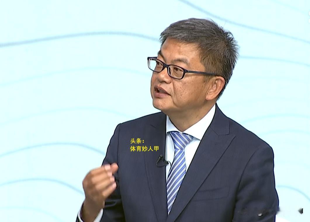 苏群：归化李凯尔就是一次性的，当时就是说好了的，而且，也是CBA球队出的钱。如果