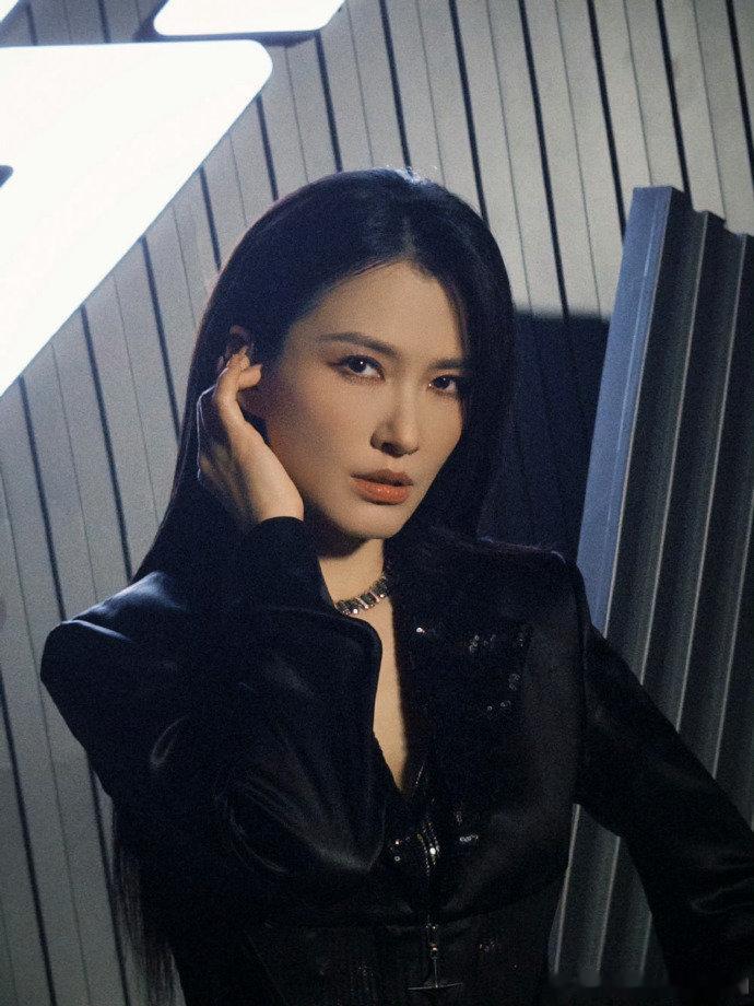 徐洁儿小考后哭了乘风2026永远为女性共鸣动容！从遗憾轮空到小考亮眼，徐洁儿扛住