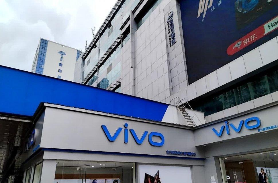 #哪家手机厂商售后服务最好# 苹果、vivo、华为的售后我都体验过。几家售后都非