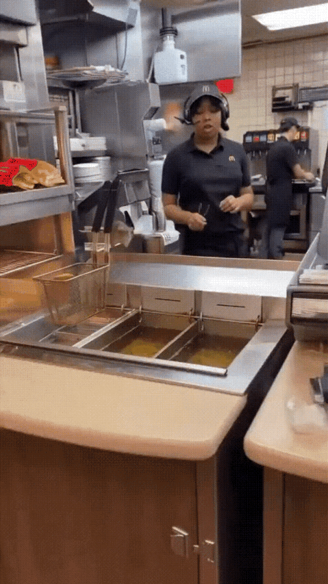 我现在有点分不清楚。
这个是AI吗？