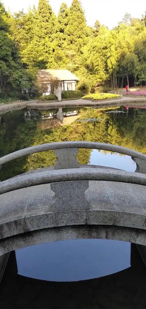 理发用方言怎么说江西方言：理发以前（年龄大点的）都是说剃头，现在好像（青年的）都