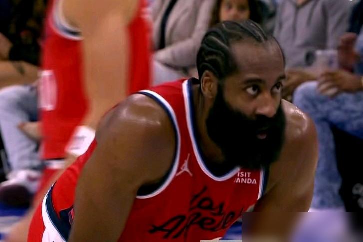 说心里话：快船这比赛看的气人：强烈建议联盟顶级牛马哈登休战！快船近10战9负，魔