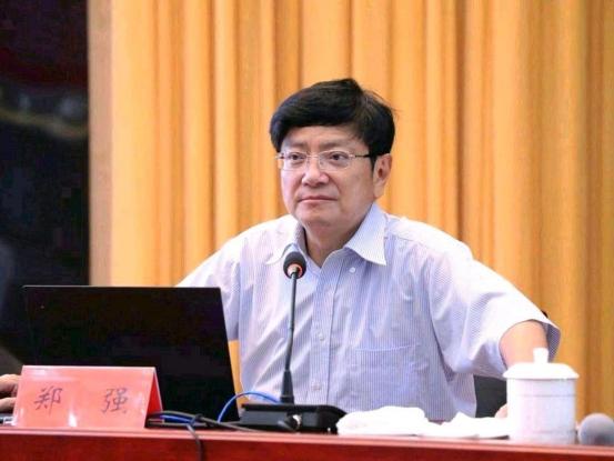 郑强教授语出惊人！他说：“现在大家都去搞人工智能，但是我们是人口大国，人工智能要