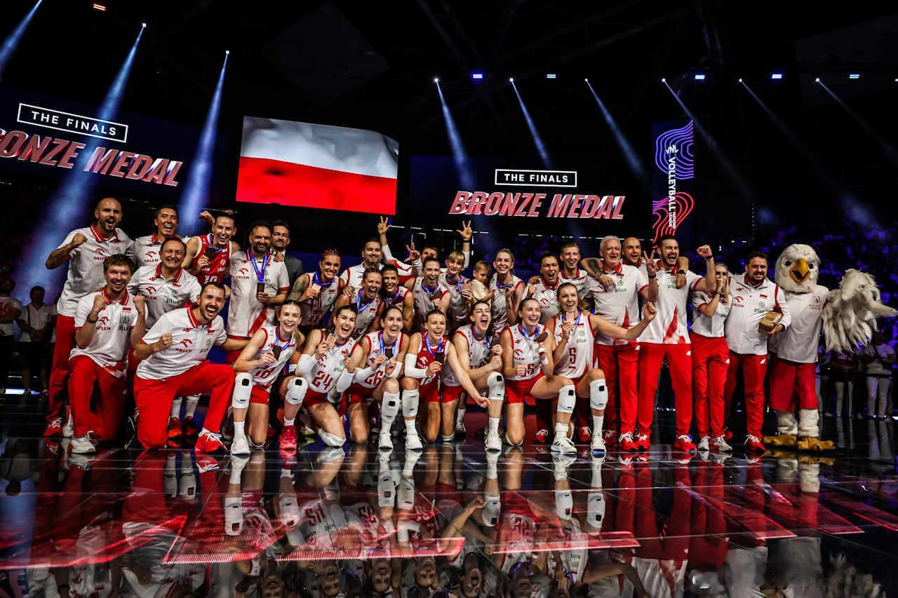 2025世界女排联赛 ⚪️🔴 季军收割机—波兰女排；23年-25年VNL，三联