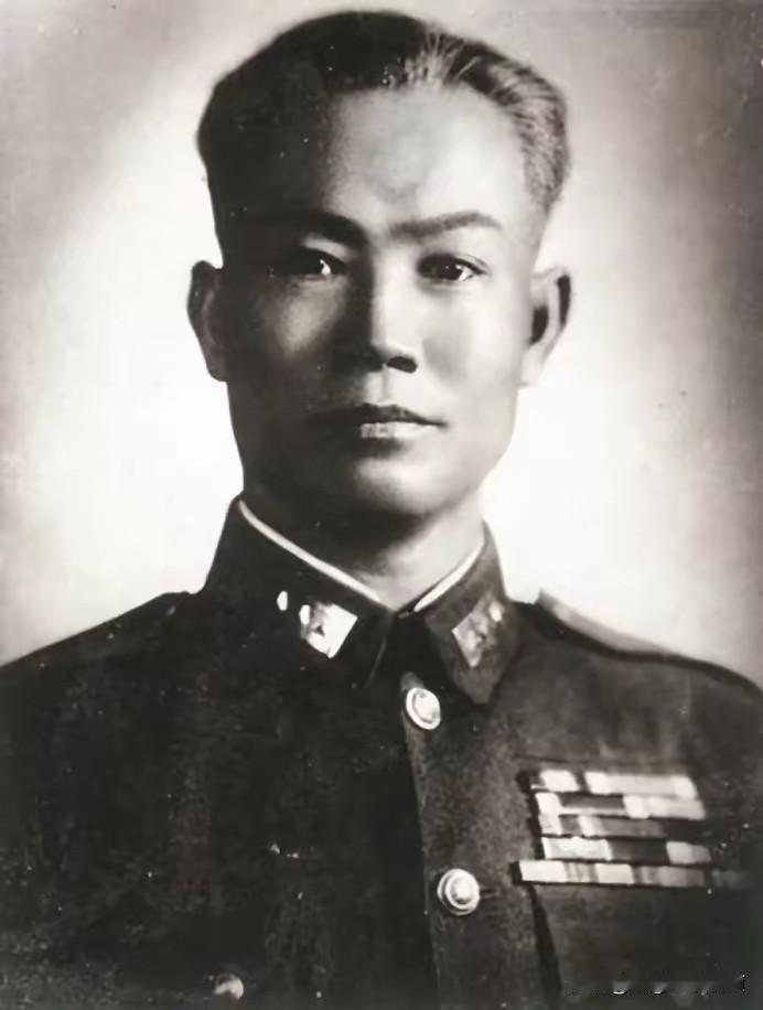 胡琏晚年说出一句话，让人后背发凉：那片土地下，埋着我三千弟兄

淮海战役过去几十