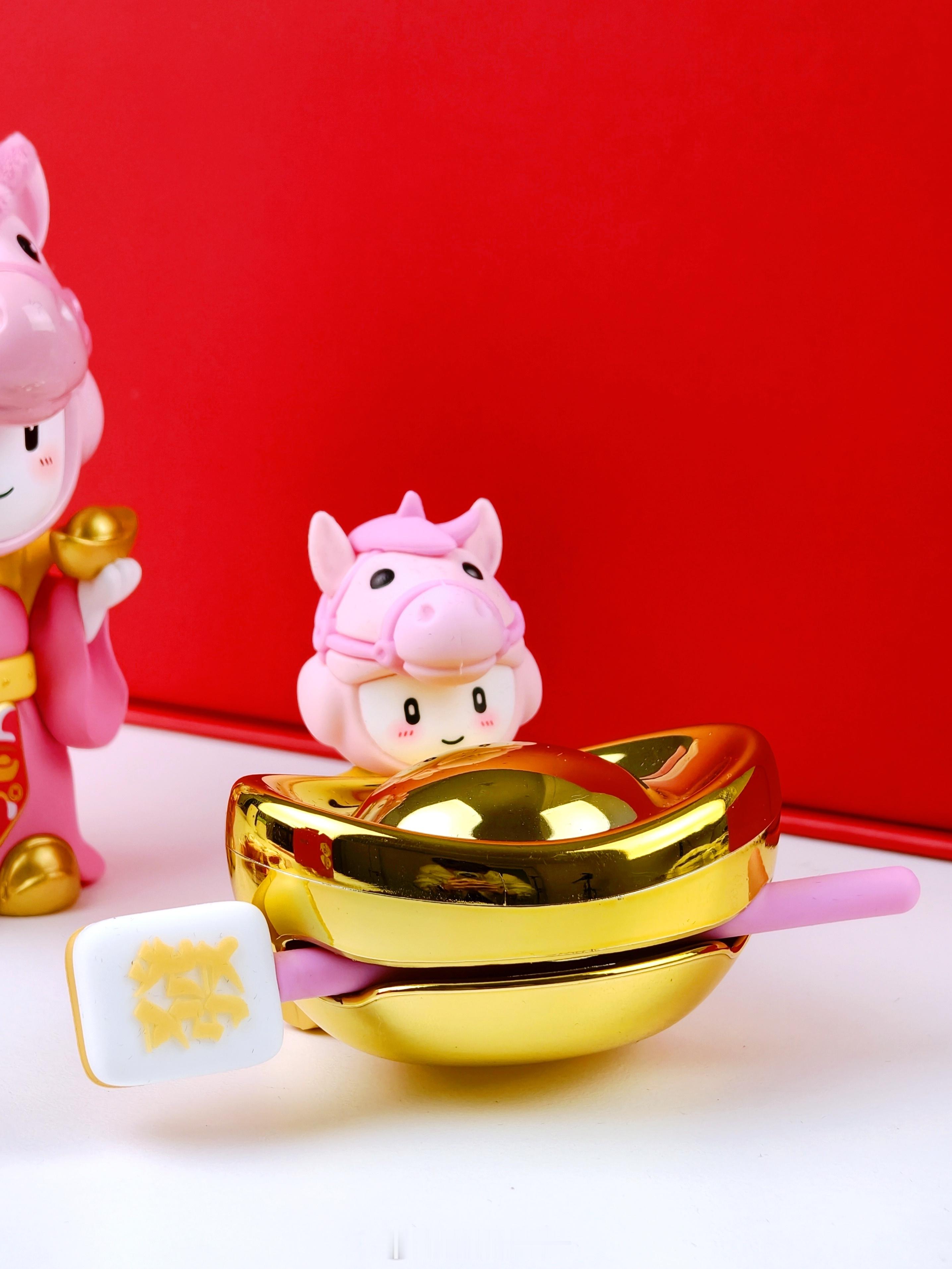 收到OPPO的新年礼盒🎁～礼盒的主题是「时来运转」，内容相当相当丰富：保温杯、