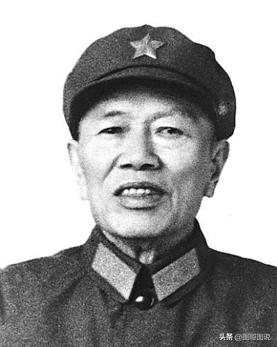 秦基伟刚刚调任成都军区司令员后，在一次军区与四川省委联合召开的重要会议上，他发现