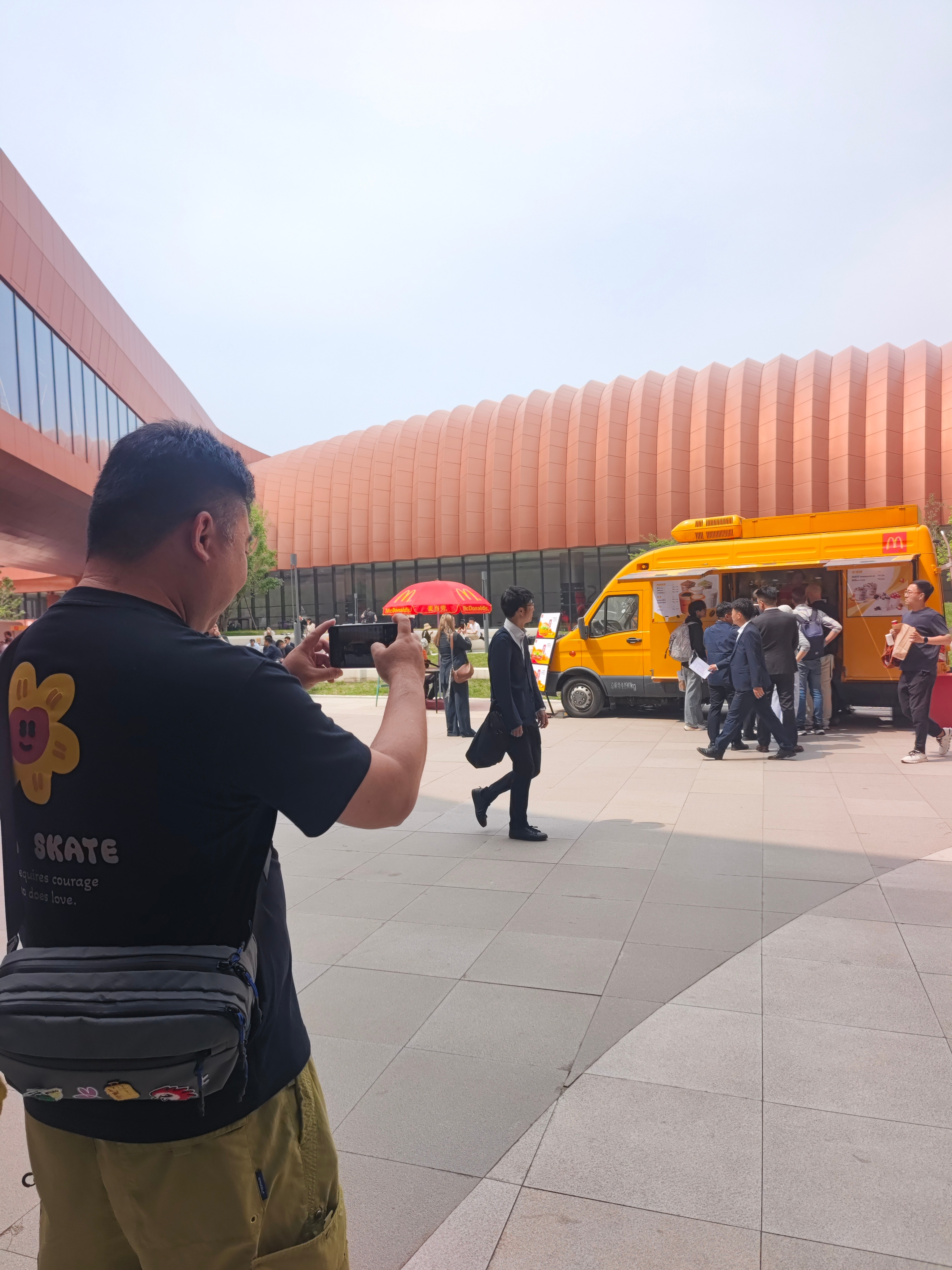 别人来车展，先看车，这家伙来车展，先看餐车2026北京车展 北京·首都国际会展中