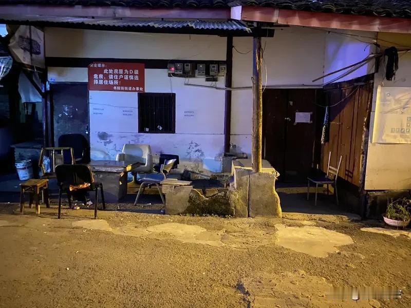 成都27岁女子家门口遇害，凶手一审被判死缓，被害母亲申请抗诉竟然被驳回，这结果太