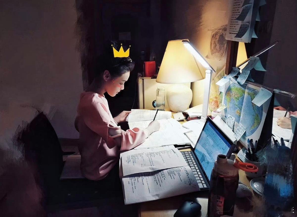 黄霄雲已争气争气再争气 黄霄雲收官场新歌太好哭！《娃儿！莫怕》揉进布依方言与乡愁