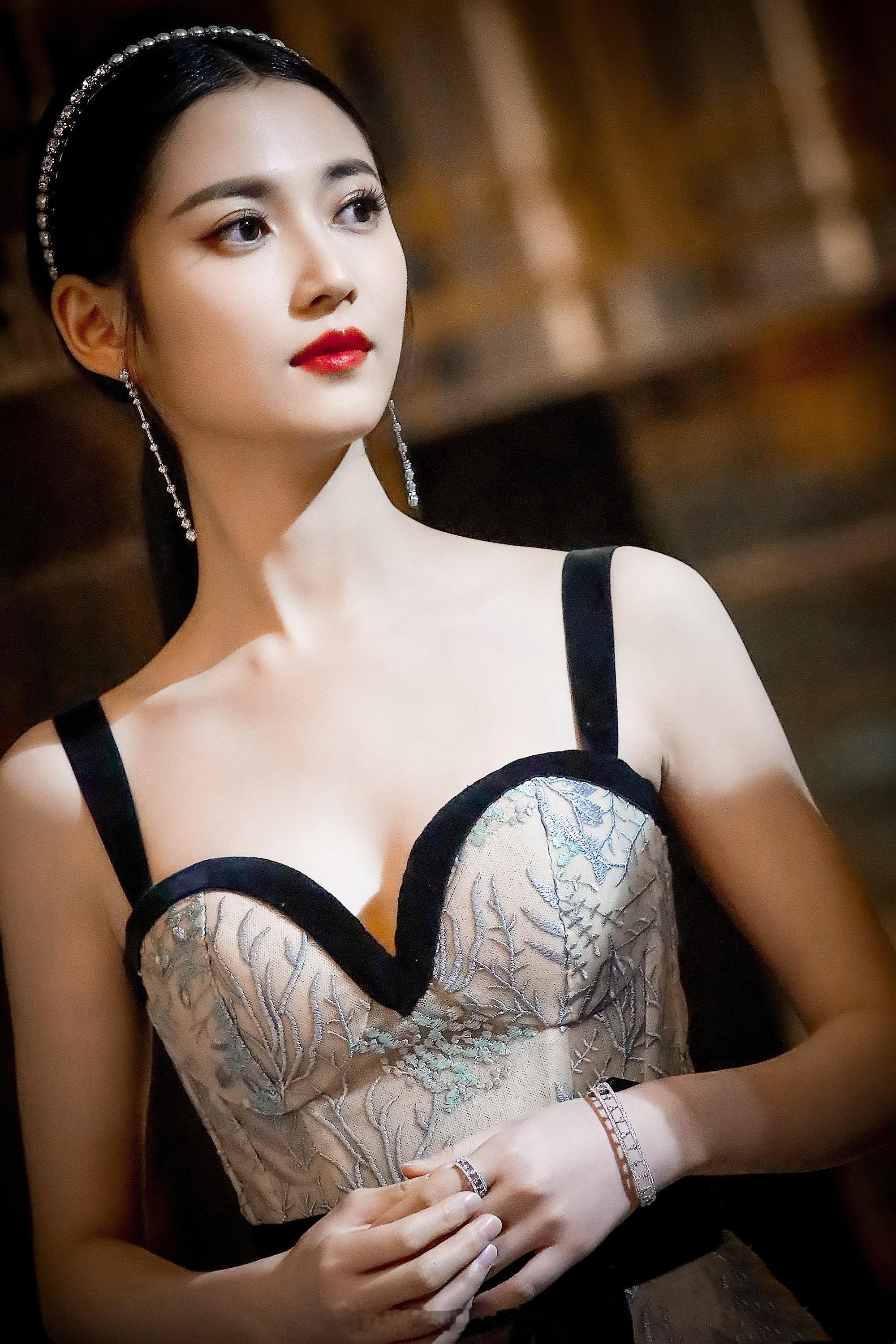 陈钰琪盛典红毯美人 
