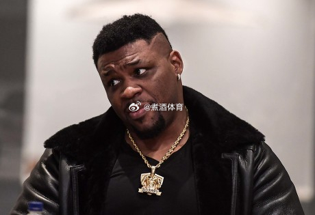 #拳坛速递# 米勒透露，德里克-奇索拉（Derek Chisora）对阵贾雷尔-