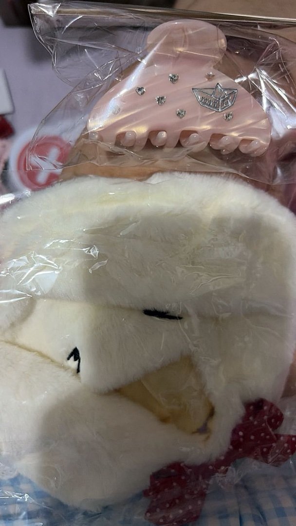 易烊千玺周边中转站  买的小咩用不上和这个架子不喜欢原价不包邮出 