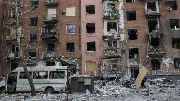 俄罗斯无人机袭击乌克兰巴士，12人死亡