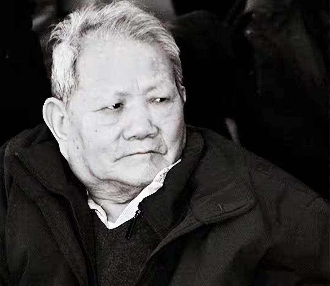 晚年李银桥坦露：毛主席对粟裕的评价，我再不说以后都没人知道。

那会儿我给主席当