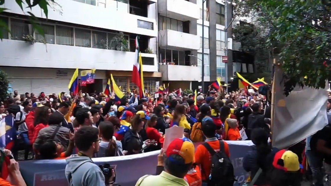 全网热点共创计划特朗普谈及可能与马杜罗举行的会谈时表示，如果能以简单方式解决问题