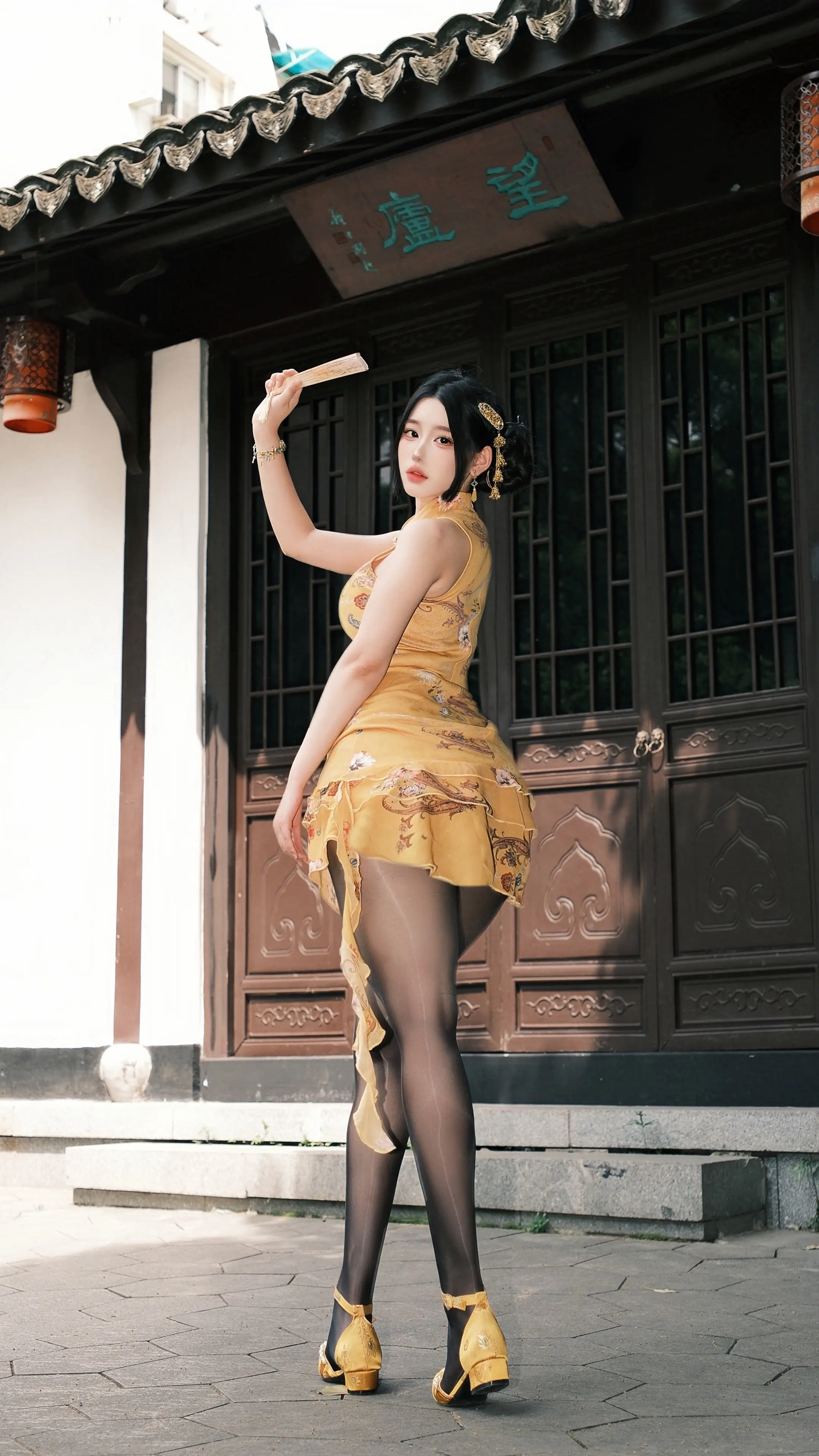 待君归来 一世一双人。