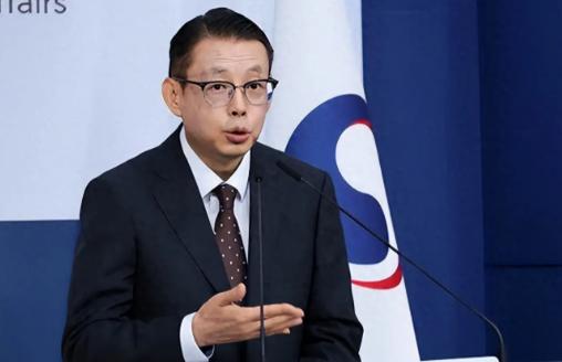 韩国怎么也没想到，仅仅因为在艺术展上越界试探，代价竟是搭上一场耗资3.5亿的国际