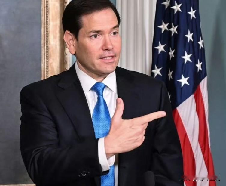 欧洲列国声援丹麦，反对美国强吞格陵兰岛。
鲁比奥回应说，欧盟无权定议何为国际法，