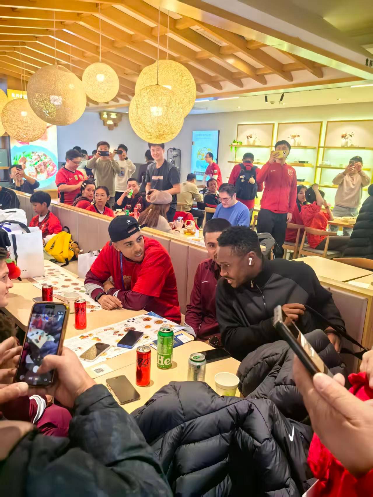 马莱莱——万红从中一点“蓝”，谁是卧底？