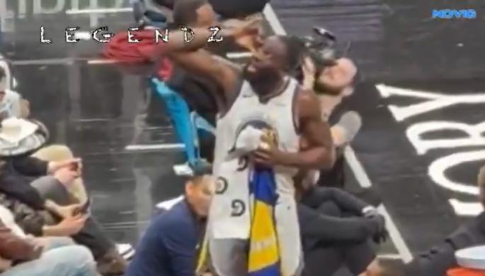 老鹰球迷：追梦是个辣鸡！
（追梦抬头寻找冠军旗帜）
追梦：那是个啥玩意儿？那是A