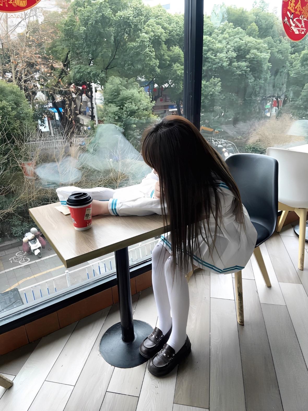 累累的 酸酸的 心里好想叹气