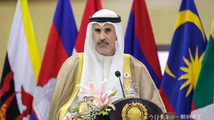 科威特最近确实因为境内美军基地被伊朗袭击，心态有点绷不住了。他们在和中方沟通时明