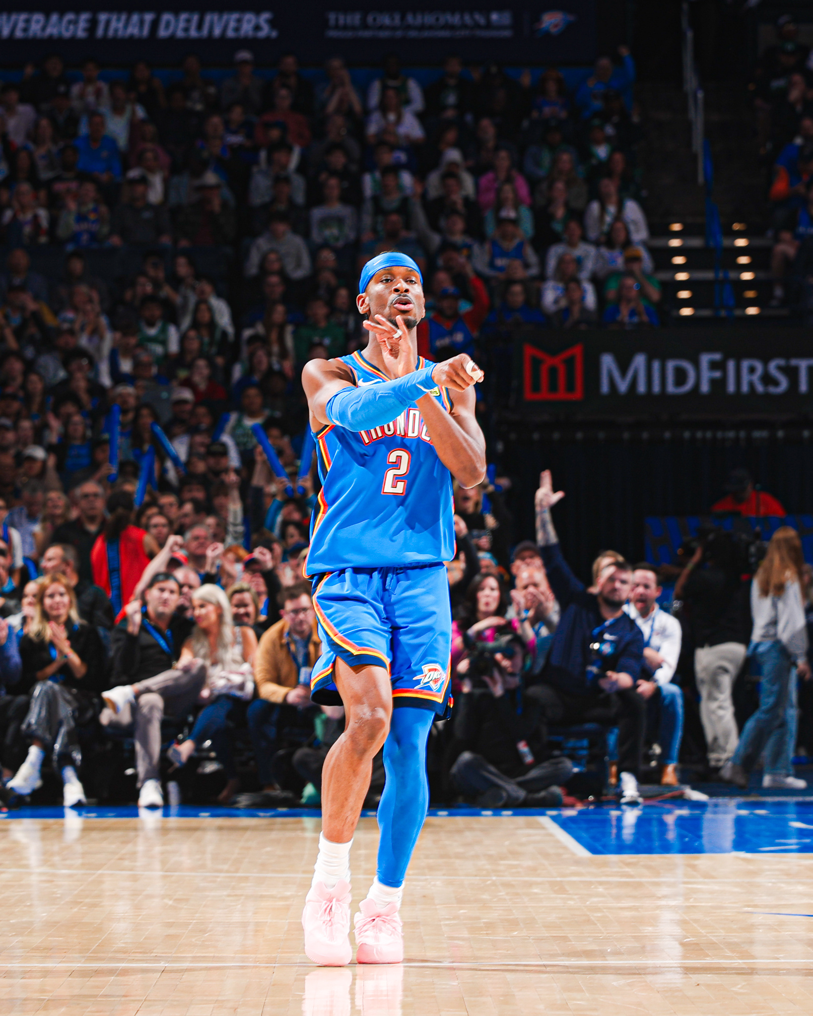 亚历山大今天三秒区外三分线内7中6关键球稳如老狗无论产量/效率 在这个时代他都是