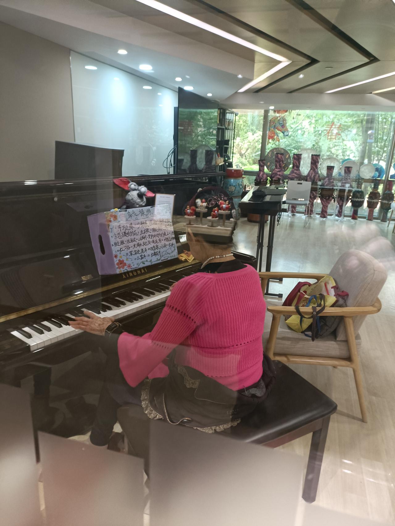 北京养老院“大家的家”，我还挺有发言权的。之前陪朋友去考察过。它环境真不错，绿化