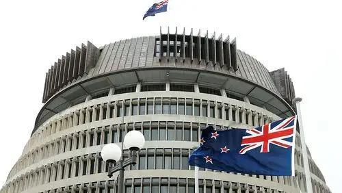 新西兰是个怎样的国家？它是太平洋西南部的一个孤岛，距离最近的澳大利亚也有2000