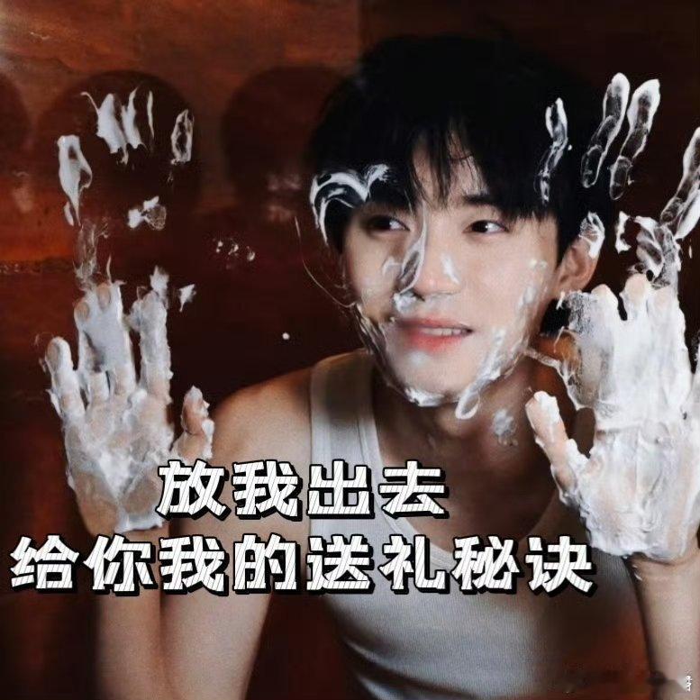 现在的校服也太好看了新式校服尽显少年少女朝气，穿搭起来干净又亮眼，想起自己当年穿