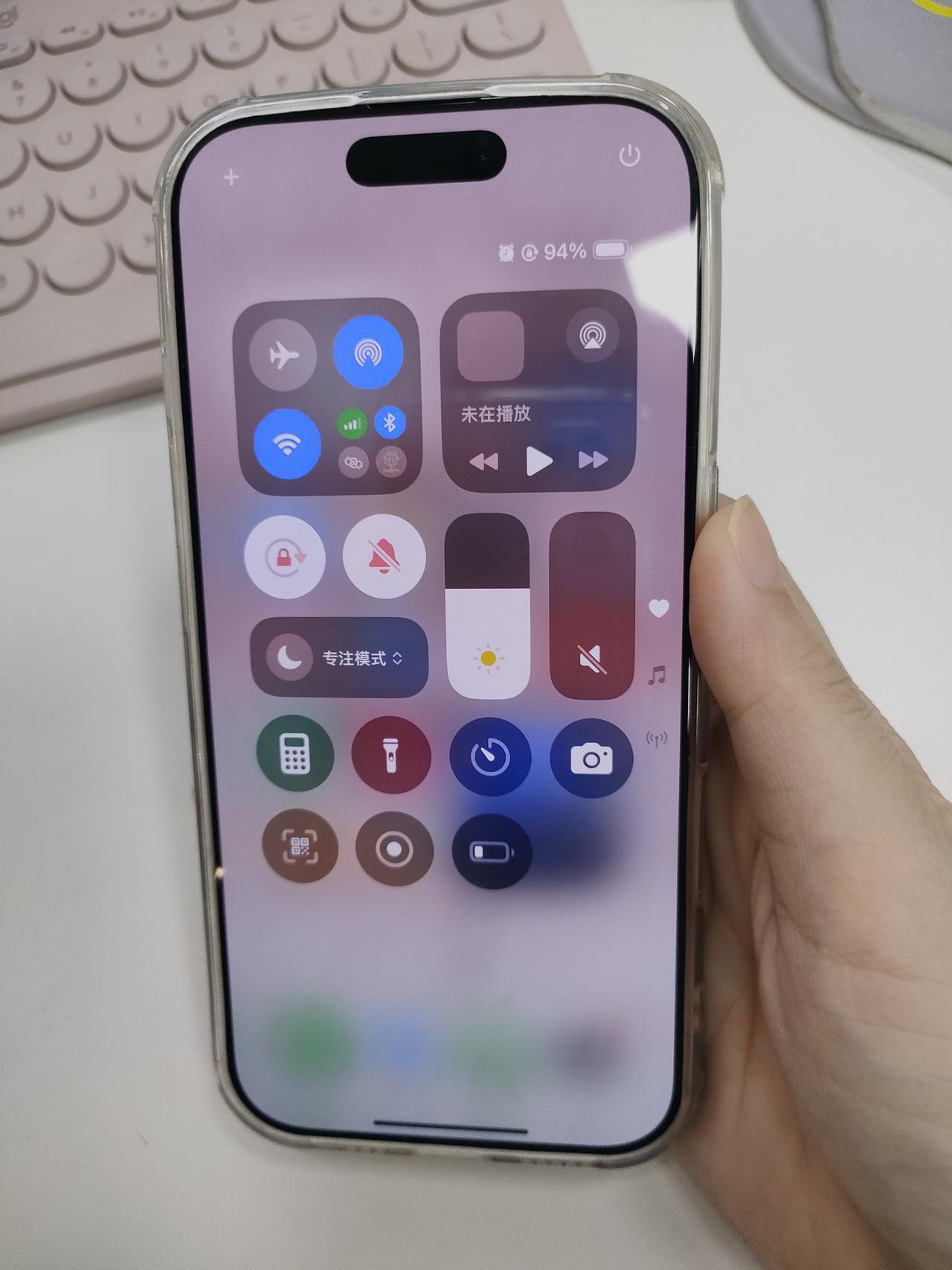 真的忍了iPhone很久了。。。

苹果机的缺点估计用过的都知道
信号差就算了，