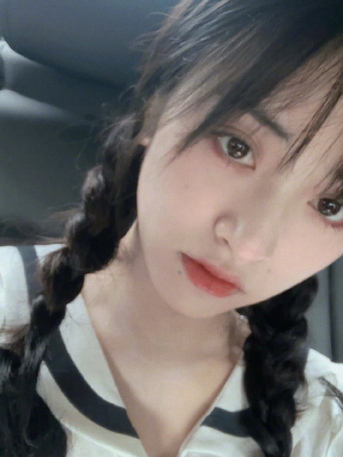 沈月    ★🍒 