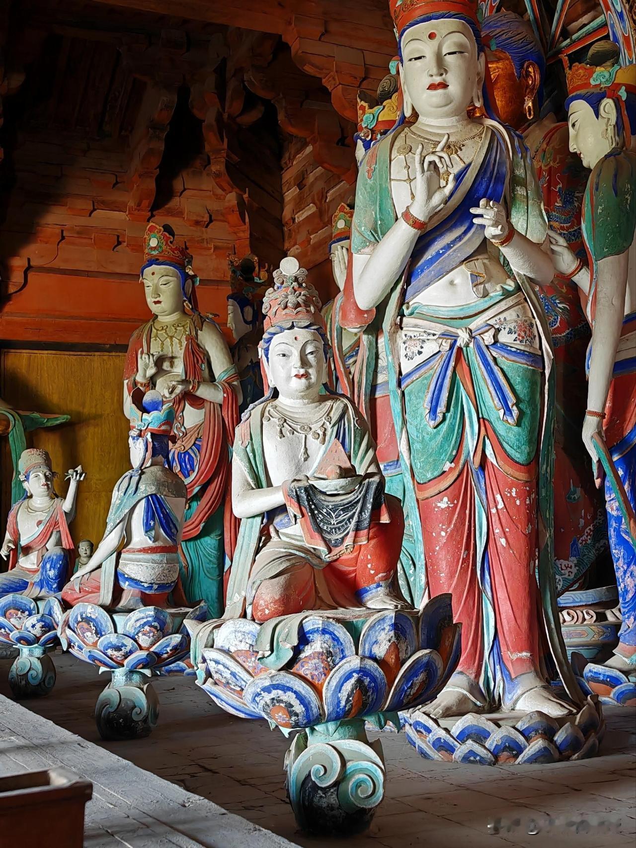 排除干扰——佛光寺这个供奉菩萨手里的西瓜，和陕历博那个“唐三彩西瓜”一样，都给史