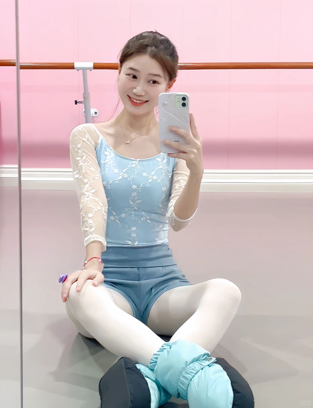 蓝色的舞鞋真的很好看