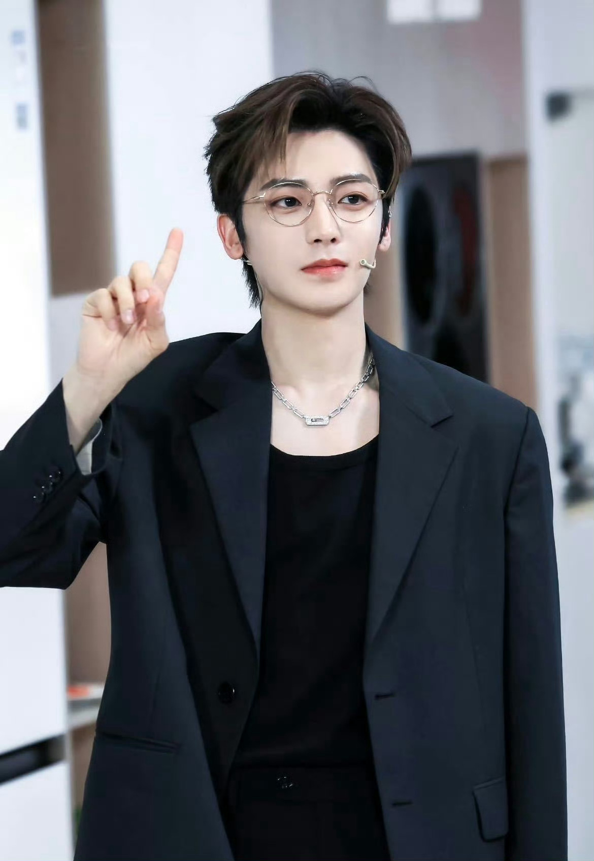 侯明昊聊足球能聊一晚上原来侯明昊还是个足球迷原来侯明昊还是个足球迷！谁能想到侯明