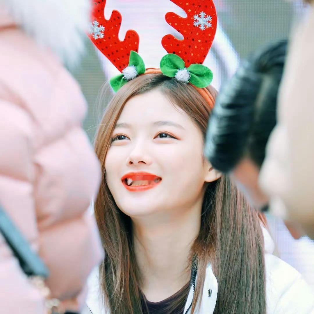 金裕贞 ㊗️大家圣诞节快乐！               ⭐          