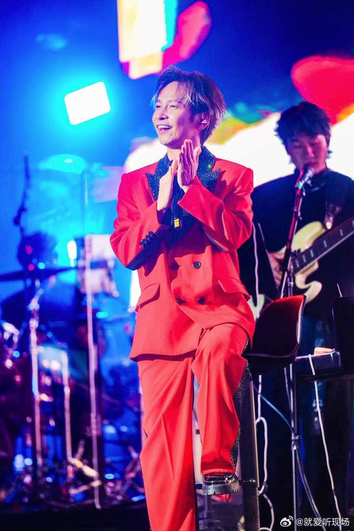 你爱上的张智成巡演张智成杭州演唱会 张智成「你爱上的___张智成」巡演终于来到杭