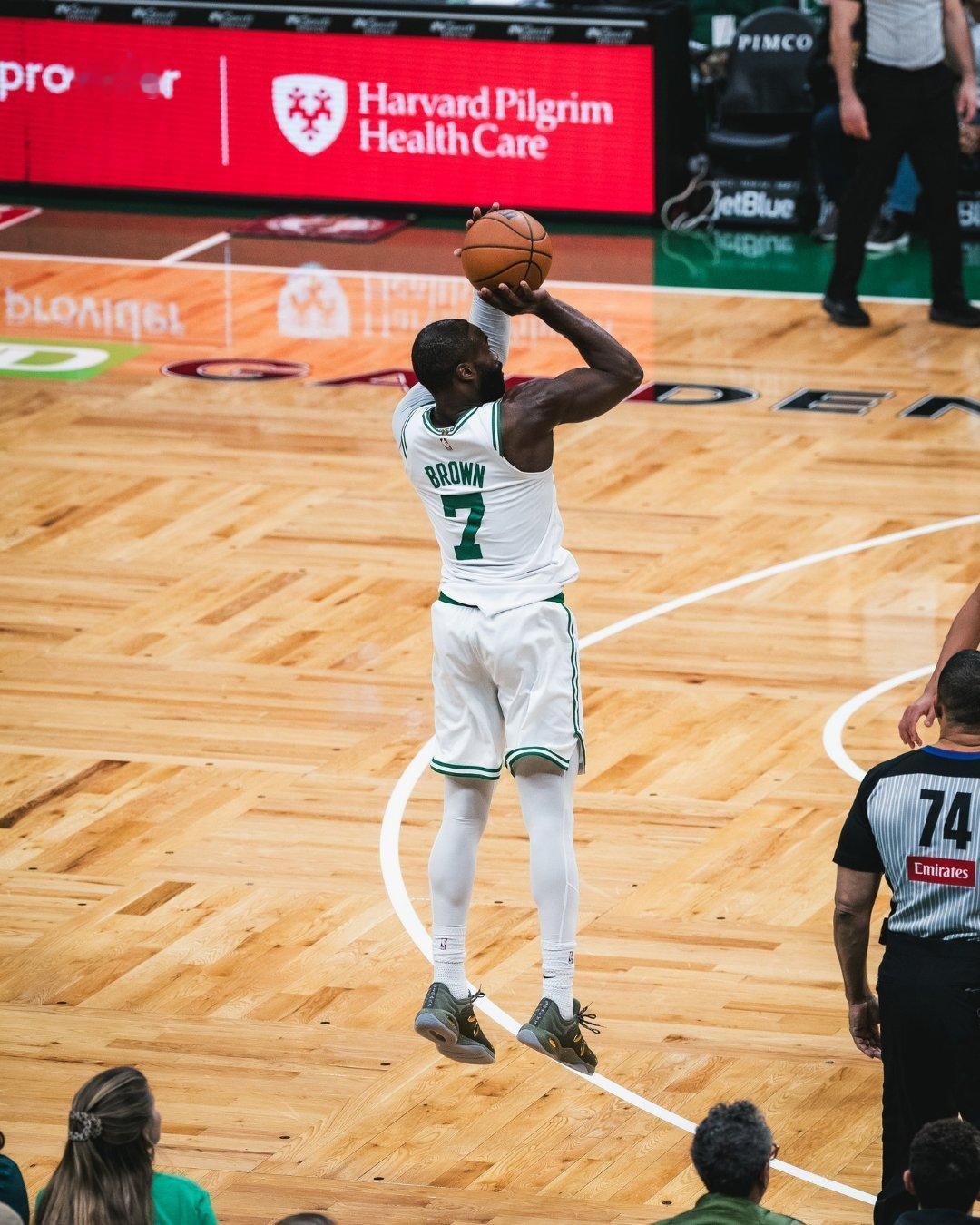 杰伦：“我们每天都在进步，你可以看出区别，我们进步非常大，最好的我们还在后头。”