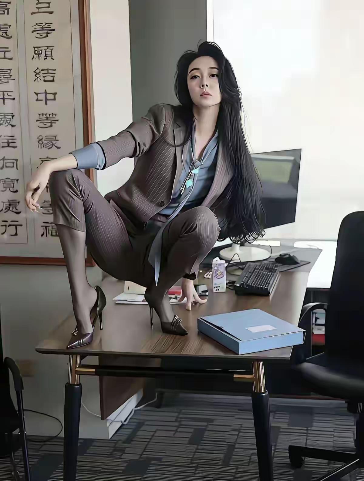 美丽动人，高贵冷艳