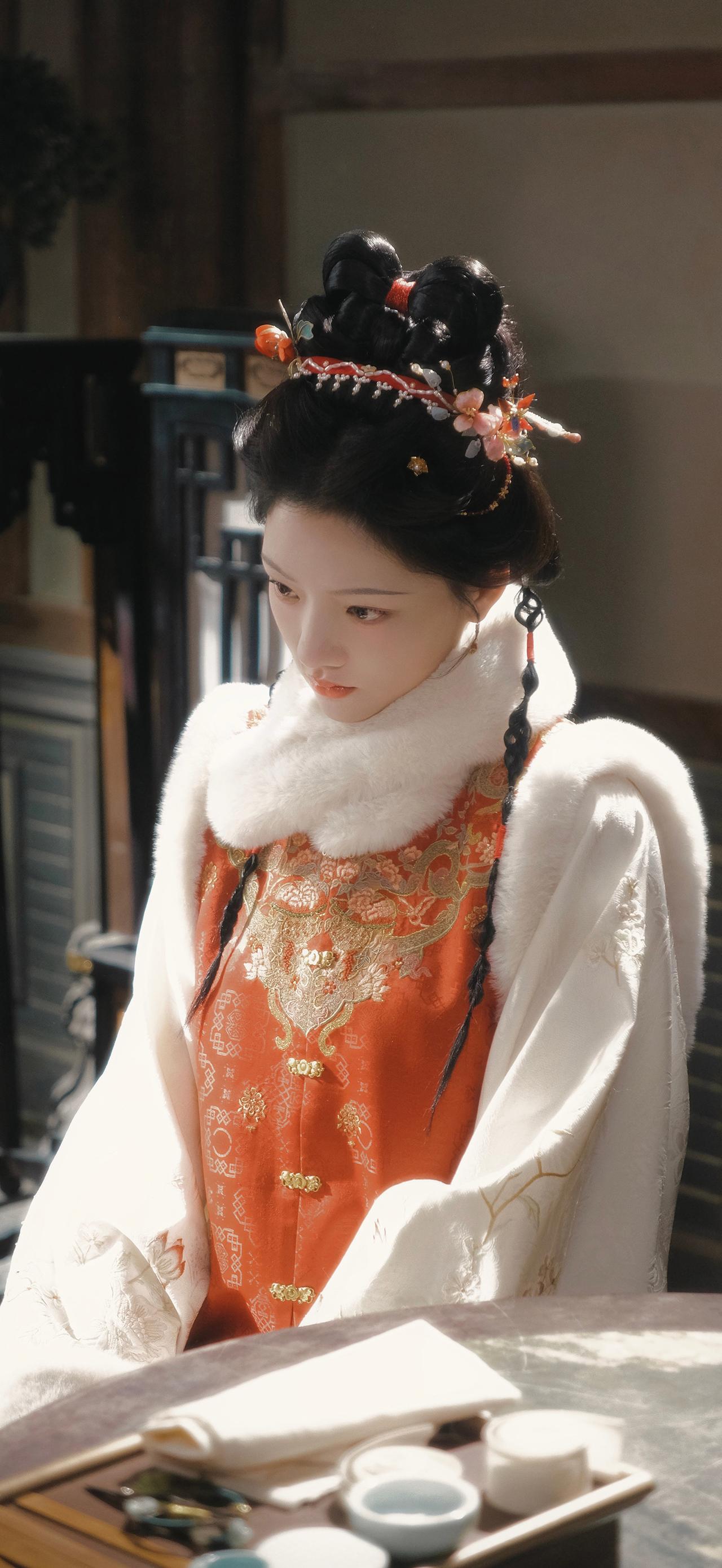 美女壁纸-第6312期-任敏