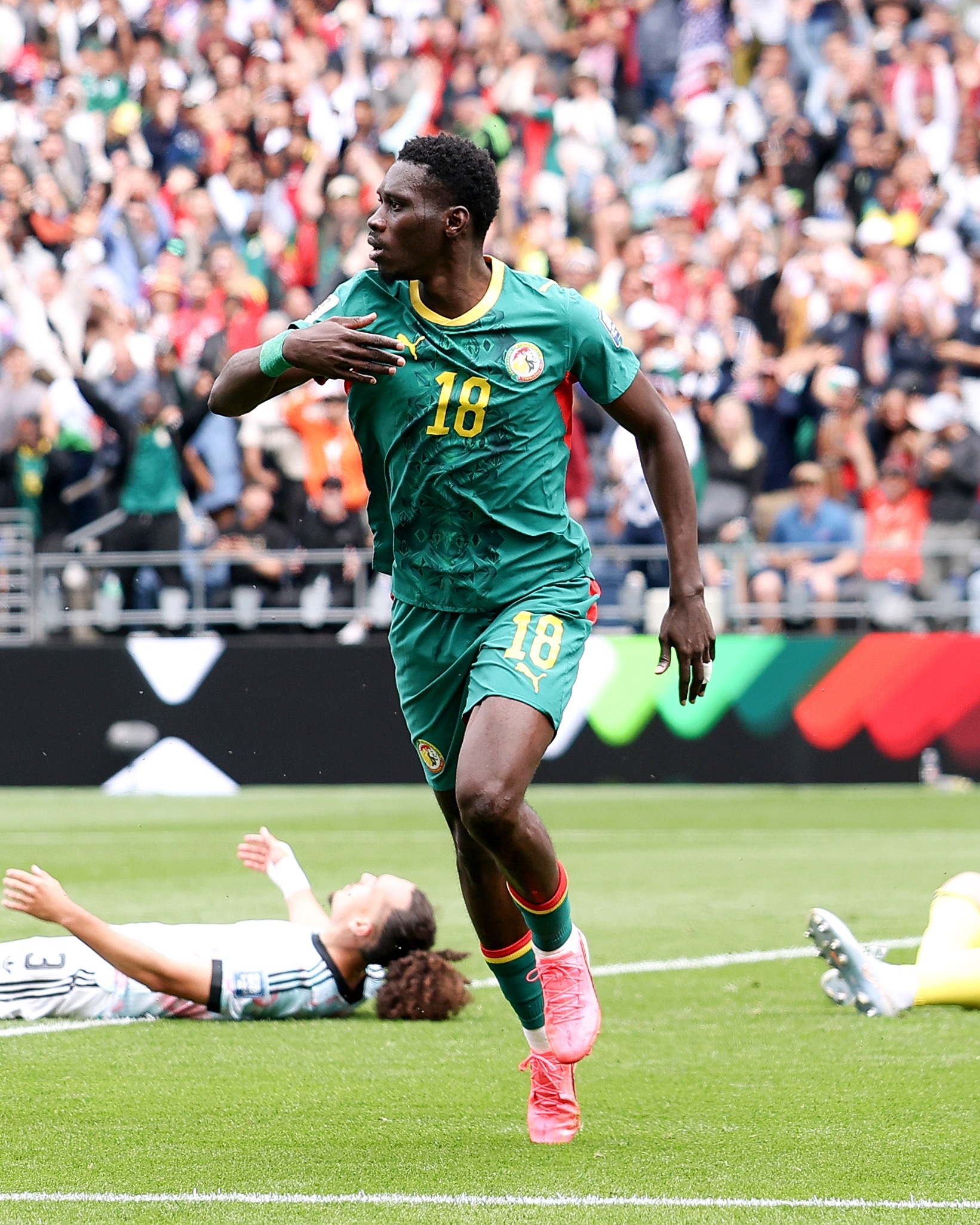 美加墨世界杯，比利时🇧🇪让二追三，3比2逆转塞内加尔🇸🇳，惊险晋级16强