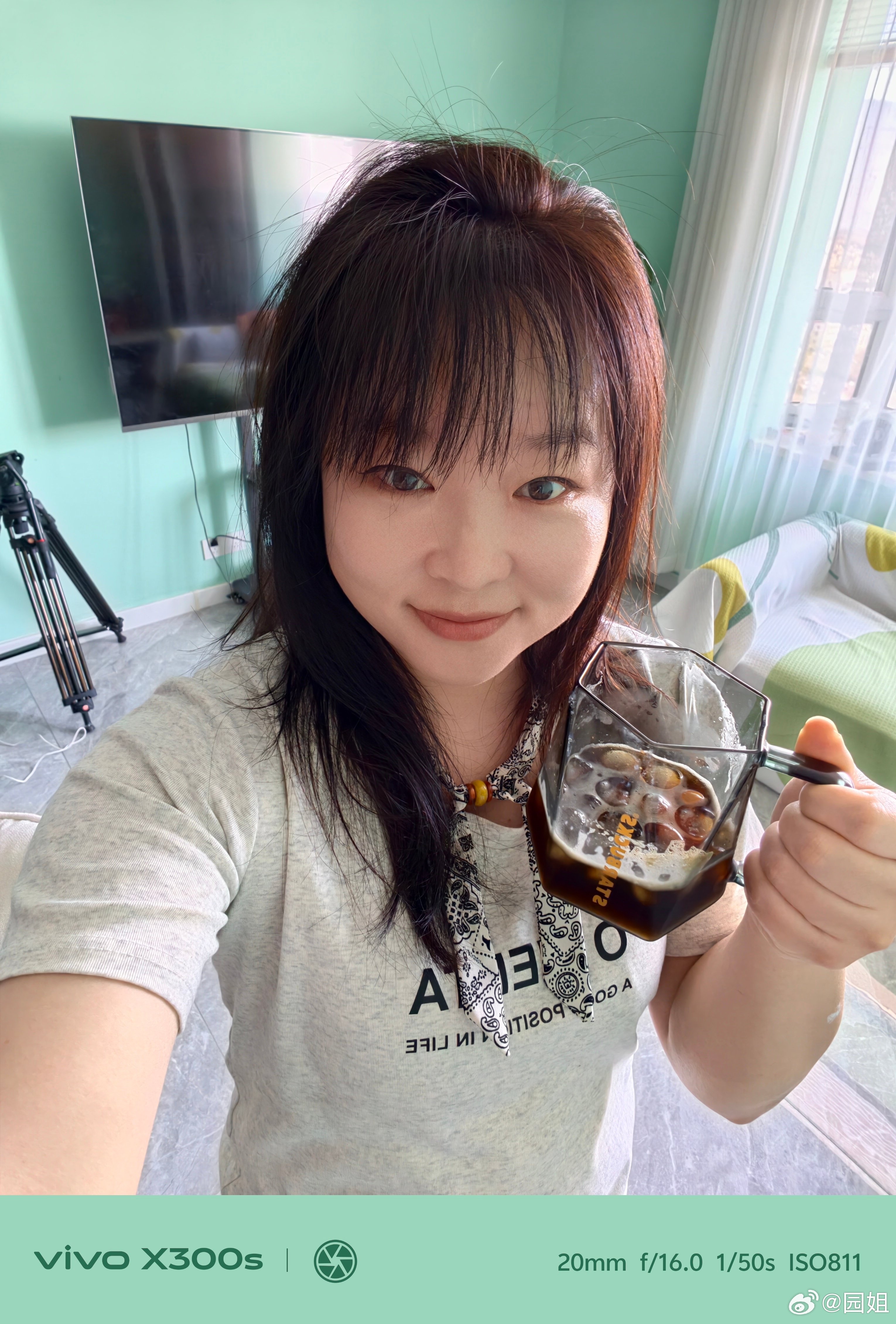 一杯冰美式开启一天美好时光