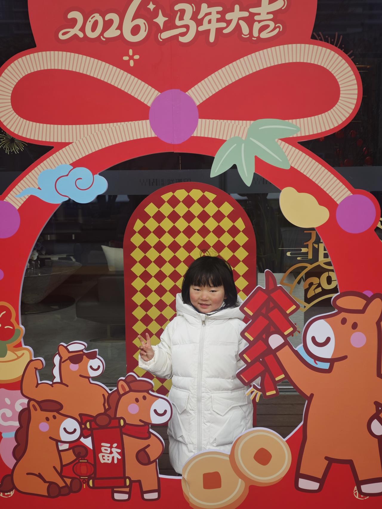 现在好多测试的朋友都在熟悉业务后转去做产品了，这确实是个挺明智的选择。测试和产品