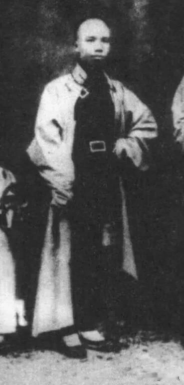 谭嗣同就义后，谭家后人的隐忍与苦难，藏着英雄最痛的代价
 
1898年 谭嗣同于
