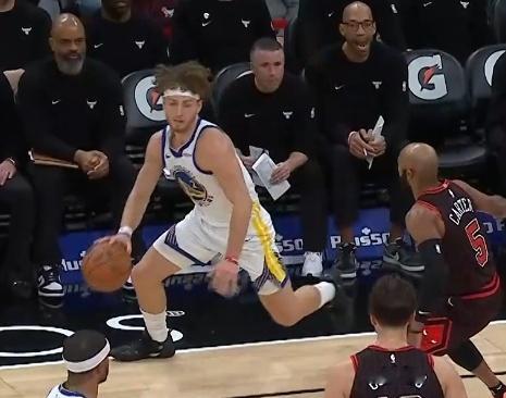 你们是不是也想问为什么波杰就这样把斯潘塞的首发顶掉了？还有刚才甩锅梅尔顿的传球 