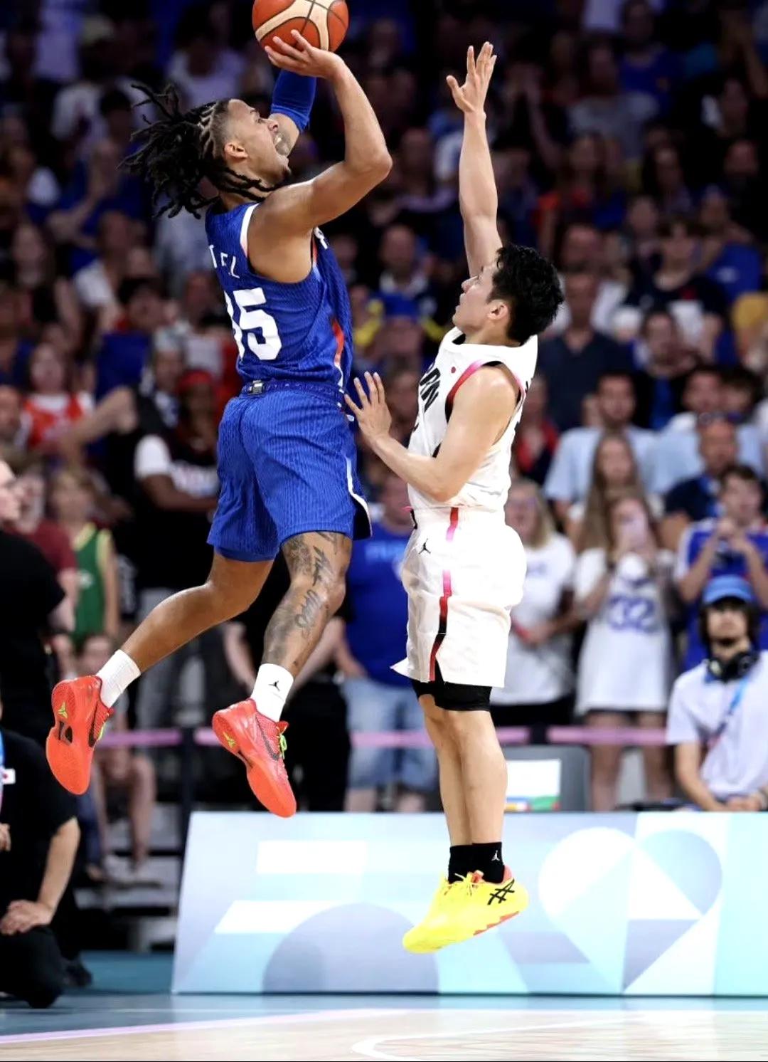 日本男篮以90-94加时惜败法国，这场比赛不得不说的三个的事实：

1、当看到1